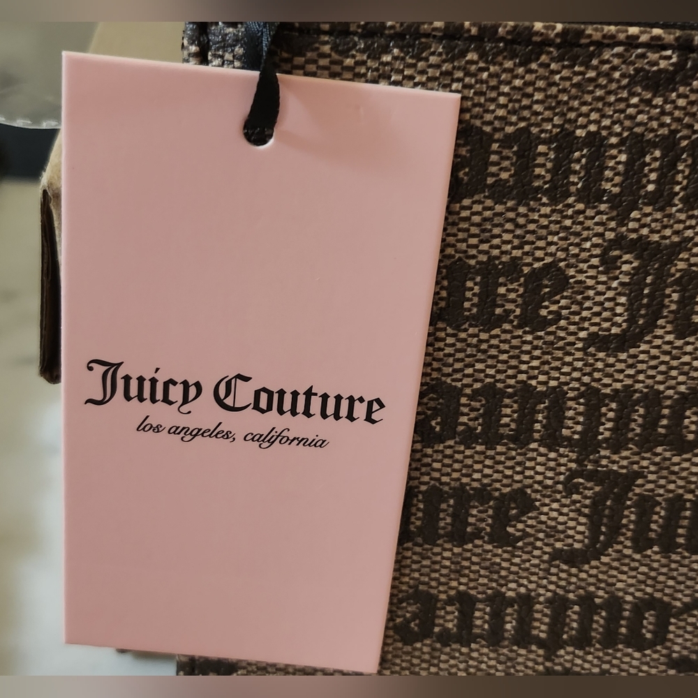 NWT Juicy Couture Coated canvas large logo wristlet/clutch - Picture 6 of 10